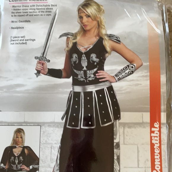 New in package! Women’s “Glorious Gladiator” Halloween Costume Size XLarge - Picture 2 of 7